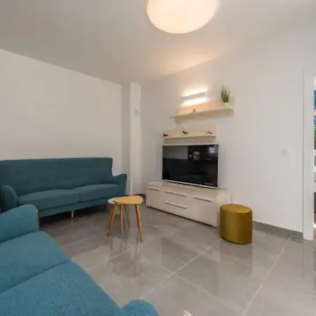 Brand New, Modern House With A Jacuzzi * Privlaka (Zadar)