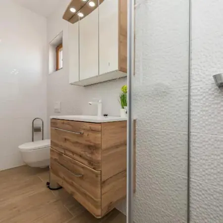Brand New, Modern House With A Jacuzzi Privlaka (Zadar)