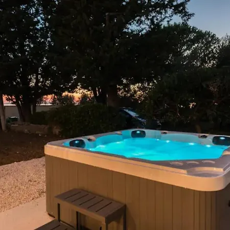 Brand New, Modern House With A Jacuzzi * Privlaka (Zadar)