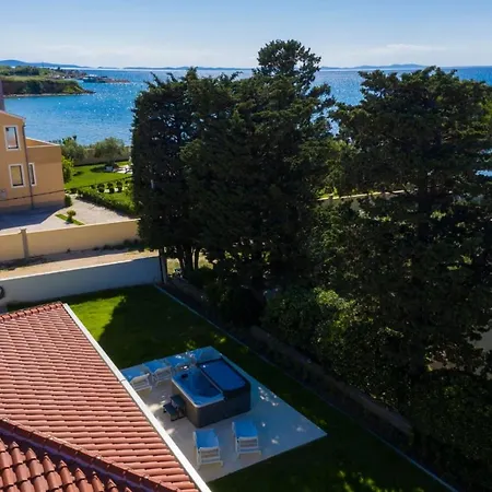 Brand New, Modern House With A Jacuzzi * Privlaka (Zadar)